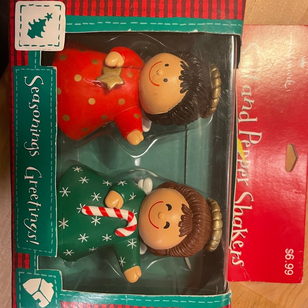 Angel salt and pepper shakers